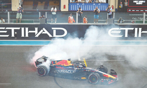 Verstappen wraps up season with 19th win in 22 races Verstappen wraps up season with 19th win in 22 races
