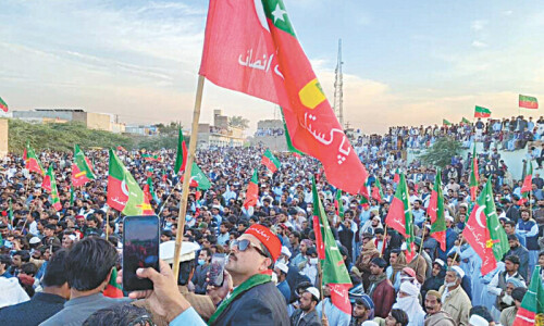 Amid police crackdown, PTI holds workers&rsquo; conventions