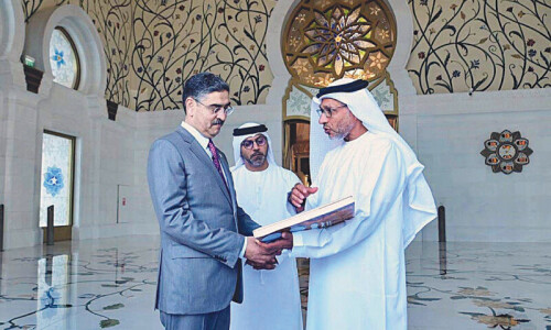 Caretaker PM Kakar reaches Kuwait to cement ties