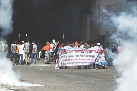 Violent BD protests shut hundreds of garment factories