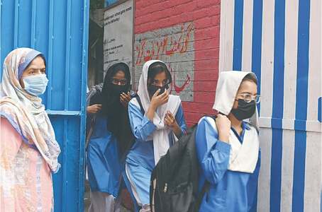 Plumes of smog continue to pose health hazards in Lahore