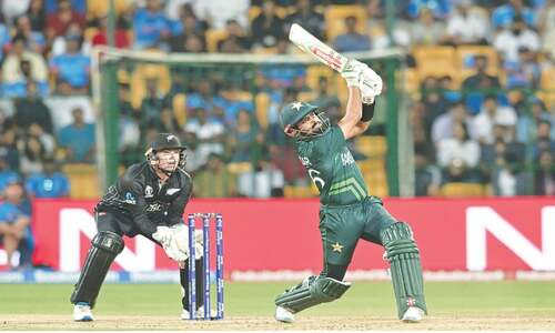 Fakhar&rsquo;s barrage hands Pakistan win against NZ in rain-hit clash