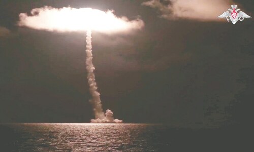 Russian nuclear-sub test launches intercontinental missile