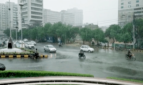 Light rain &lsquo;considerably&rsquo; improves Lahore&rsquo;s air quality