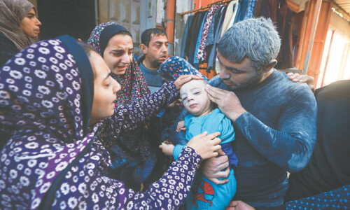 Carnage in Gaza after Israel ignores calls for a longer truce