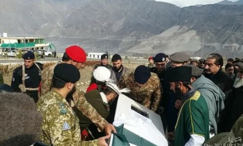 6 arrested, case registered after bus comes under gun attack in GB&rsquo;s Chilas