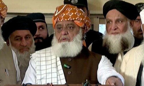 پیپلز پارٹی سے رابطہ نہیں، مسلم لیگ (ن) سے انتخابی اتحاد پر اتفاق ہوگیا ہے، فضل الرحمٰن