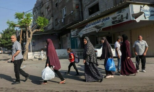 Gazans forced to flee again after Israeli army storms Khan Yunis