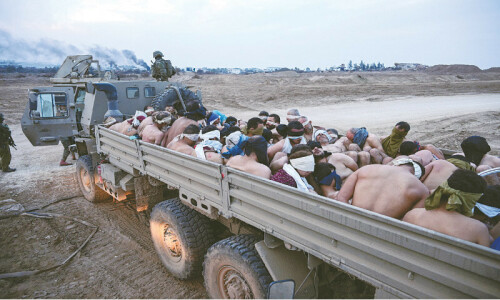 Israeli tanks blast their way into Khan Yunis