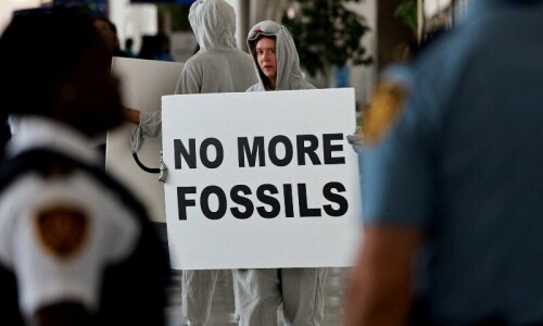 Arab officials attack bids to phase out fossil fuels at COP28 Arab officials attack bids to phase out fossil fuels at COP28