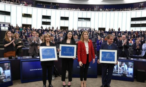 EU awards Mahsa Amini rights prize as Iran blocks family