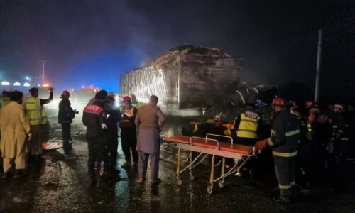5 dead, 10 injured in Bahawalpur bus accident on National Highway