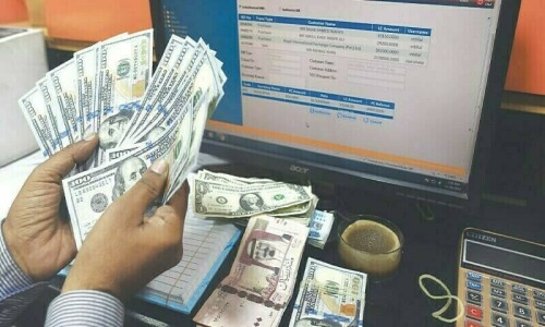 Investors rush to buy long-term T-bills Investors rush to buy long-term T-bills