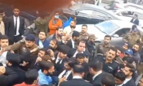 PTI&rsquo;s Sher Afzal Marwat &lsquo;abducted&rsquo; outside LHC: party