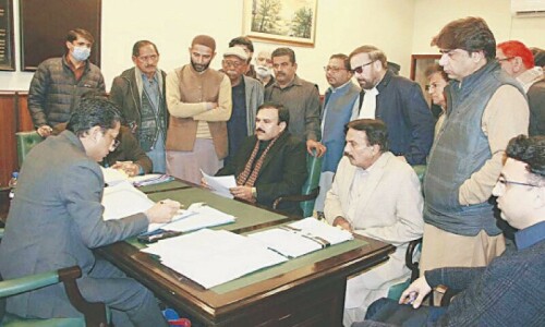 Candidates race to file nomination papers as deadline approaches