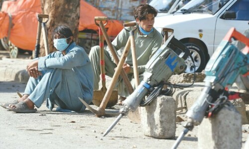 Political chaos hits economy in FY23: SBP Political chaos hits economy in FY23: SBP