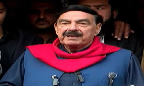 چور، کرپٹ شخص کی &rsquo;تاج پوشی&lsquo; کیلئے تمام قوانین کی دھجیاں اڑا دی گئیں، شیخ رشید