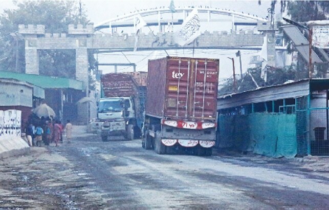 Border authorities resolve Torkham signboard dispute