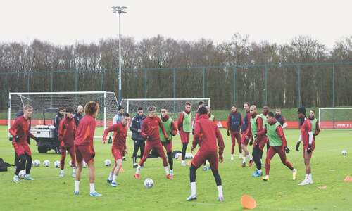 Ten Hag under scrutiny as United fight for Champions League survival