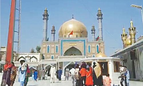 Qalandar shrine manager suspended for &lsquo;stealing gold worth Rs12.3m&rsquo;