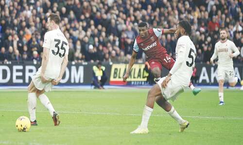 United misery mounts as female referee makes EPL history