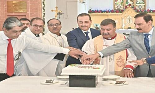 Army chief vows to defeat those exploiting religious weaknesses