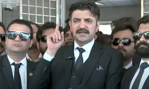 میرے کاغذات نامزدگی پانی کے بل کی عدم ادائیگی پر مسترد کیے گئے، شیر افضل مروت