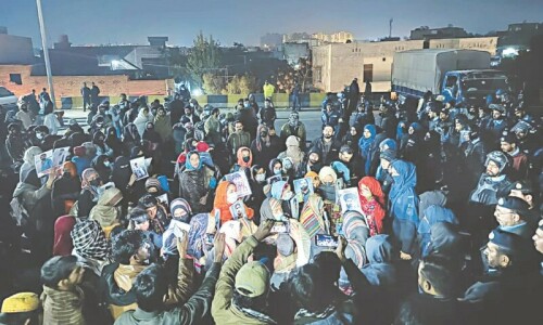 Govt told not to uproot Baloch protest camp Govt told not to uproot Baloch protest camp