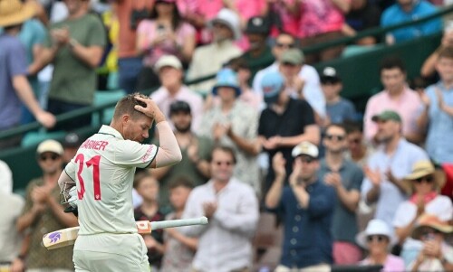 Warner out for 34 in farewell Test as rain thwarts Pakistan Warner out for 34 in farewell Test as rain thwarts Pakistan