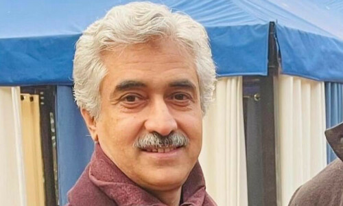 پی ٹی آئی رہنما میاں اسلم اقبال کو الیکشن میں حصہ لینے کی اجازت