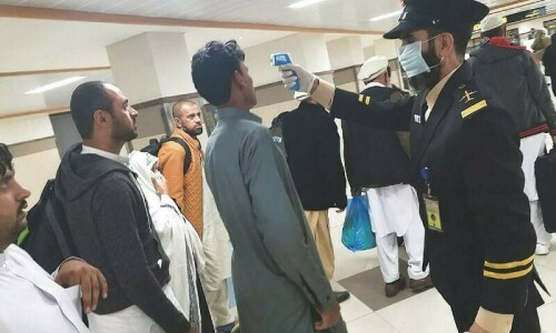 خلیجی ممالک سے کراچی پہنچنے والے مزید 2 مسافروں میں کووڈ کی تشخیص