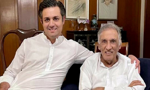 لاہور: این اے 129 سے حماد اظہر کے والد کو الیکشن لڑنے کی اجازت مل گئی