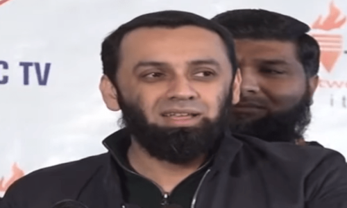 کچھ لوگ ساحل سمندر پر رہتے ہیں، لیکن انہیں ٹینکر مافیا پانی دیتا ہے، عطا تارڑ