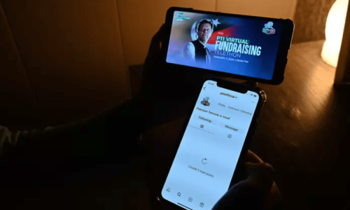 PTI banks on social media to make up for &lsquo;bat&rsquo; loss