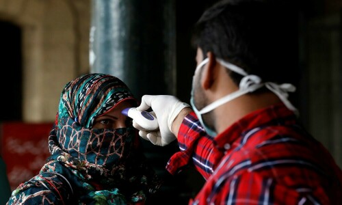 Six more test positive for Covid at Karachi airport