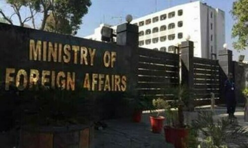 Pakistan condemns violation of airspace as Iran &lsquo;attacks militant bases in Panjgur&rsquo;
