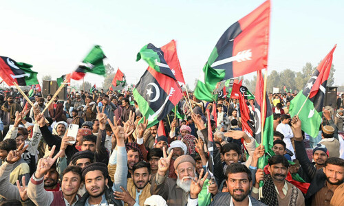 کراچی میں پیپلز پارٹی کی کارنر میٹنگ کے بعد ریلی پر فائرنگ، 2 افراد زخمی