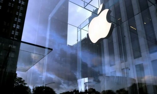 EU hails &lsquo;change&rsquo; as Apple opens App Store to competition