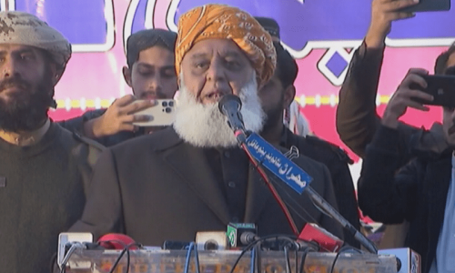 انتخابات کے ذریعے کرسی کی جنگ آپ لڑتے ہیں، ہم اسے مقدس جہاد سمجھتے ہیں، فضل الرحمٰن