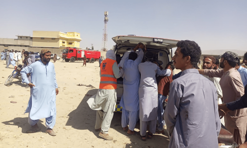 مستونگ میں نیشنل پارٹی کے انتخابی دفتر پر دستی بم حملہ، 2افراد زخمی