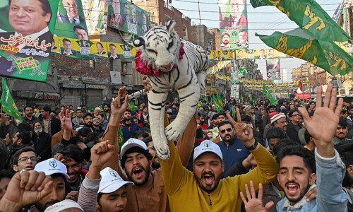 Shehbaz pledges district status for Jampur Shehbaz pledges district status for Jampur