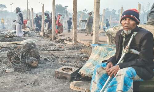 Fire leaves 7,000 Rohingya homeless in Bangladesh camp