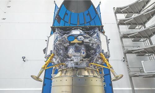 Lander problem threatens US moon mission