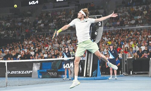 Easy does it as Djokovic leads top seeds into Melbourne quarter-finals