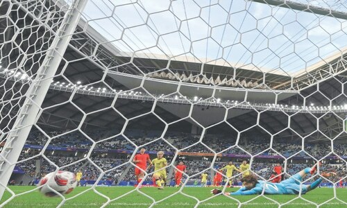 South Korea reach Asian Cup last 16 with Bahrain, Oman out