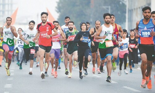 Sohail storms to victory in historic Karachi Marathon