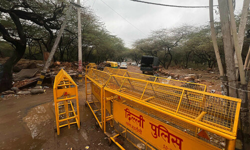 Centuries-old mosque torn down in Indian capital Centuries-old mosque torn down in Indian capital