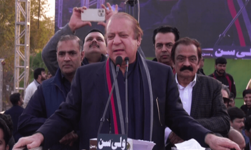 نواز شریف کا فیصل آباد میں اورنج لائن ٹرین لانے کا وعدہ