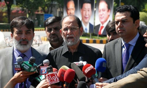 نکاسی آب کا گلہ کرنے پر مسلم لیگ(ن) کے رہنما روحیل اصغر کا ووٹر پر تشدد
