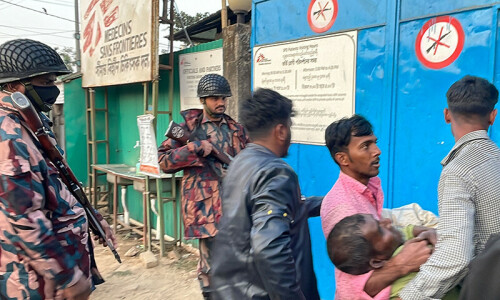 Retreating Myanmar troops enter Bangladesh for &lsquo;self-protection&rsquo;